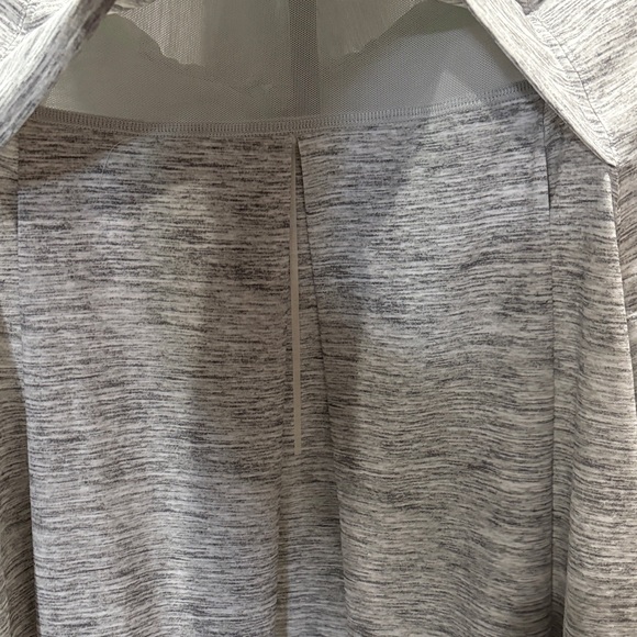 Lululemon Women’s Zip Jacket- so silky soft!! Wonderful condition! M/L - 6 - Picture 6 of 9